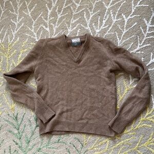 The diplomat vintage v neck cashmere sweater